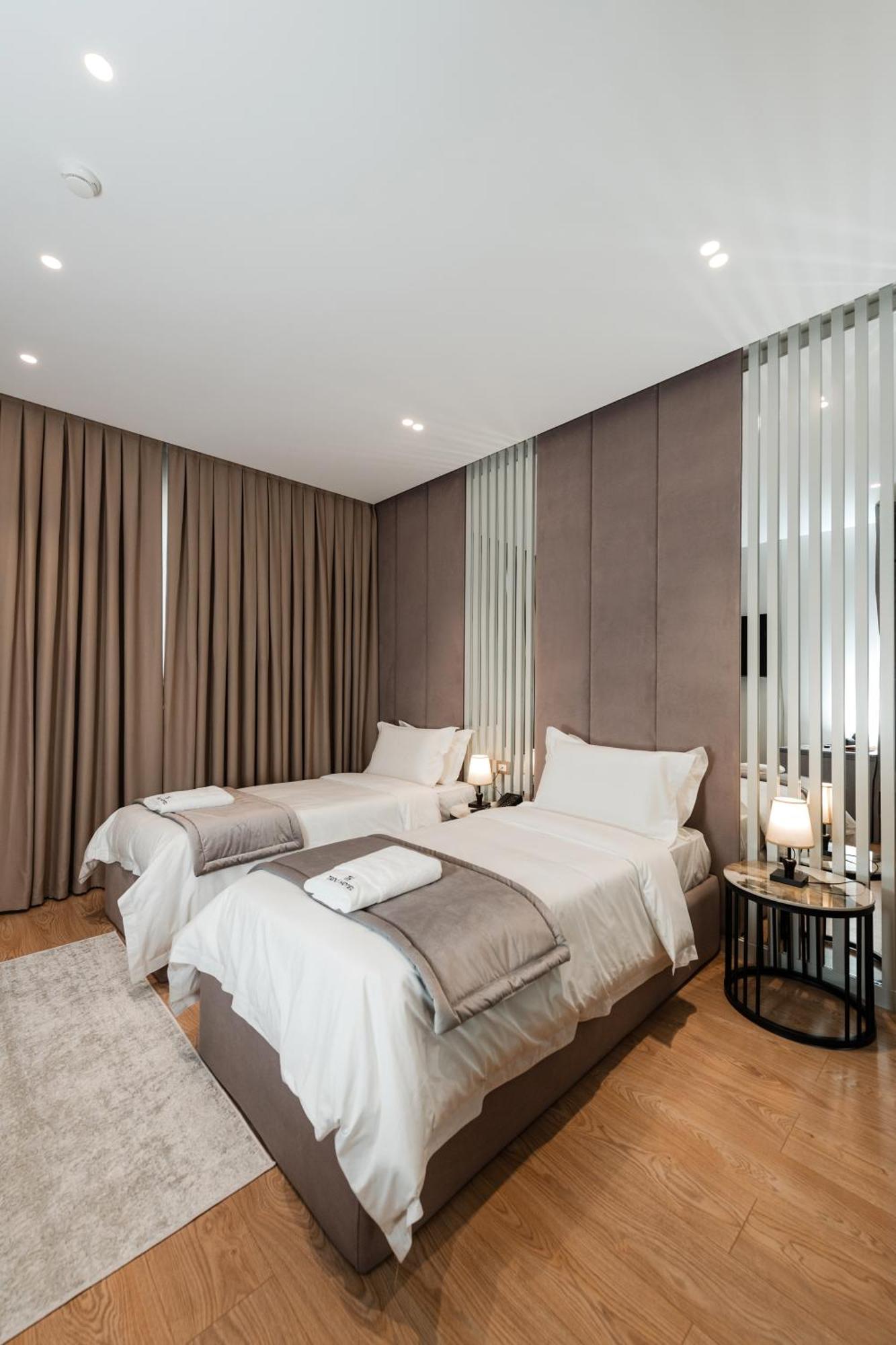 Troci Hotel Kamez ภายนอก รูปภาพ