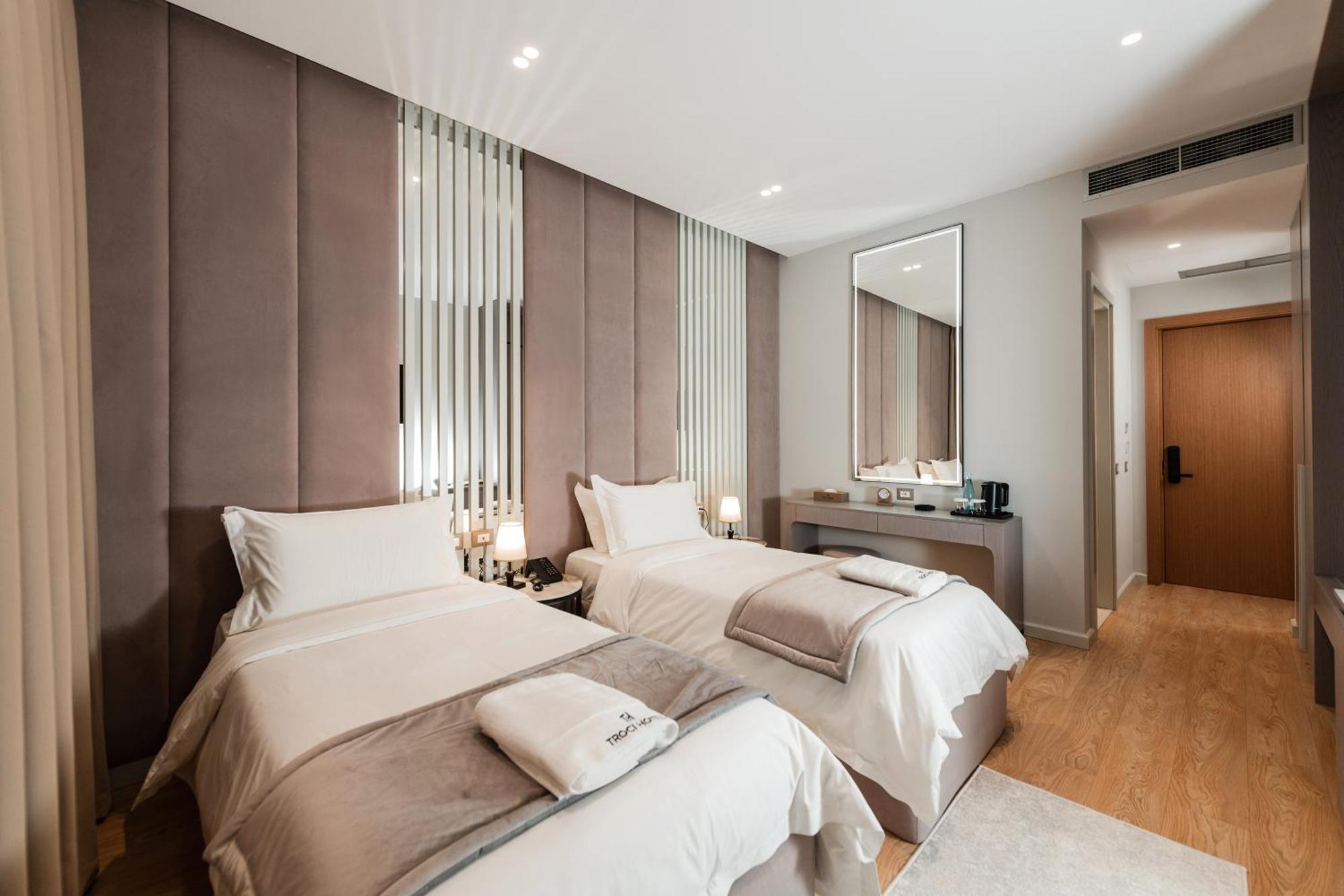 Troci Hotel Kamez ภายนอก รูปภาพ